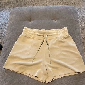 Lululemon soft ambitious shorts